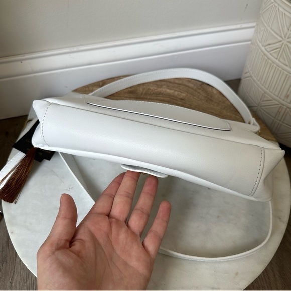 NWT Original HOUSE OF HARLOW
1960 Snake 100% Leather Shoulder
Bag Gold White - Picture 5 of 13